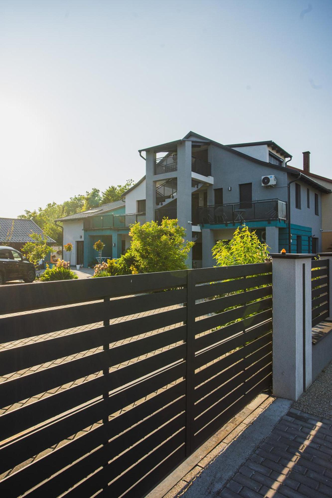 Magdi Vendeghaz A-B Apartment Celldomolk Exterior photo